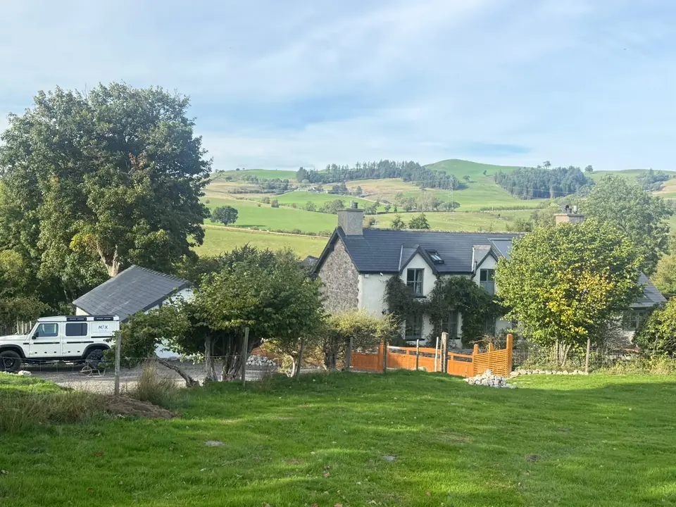 The house and the fields around Max Canine